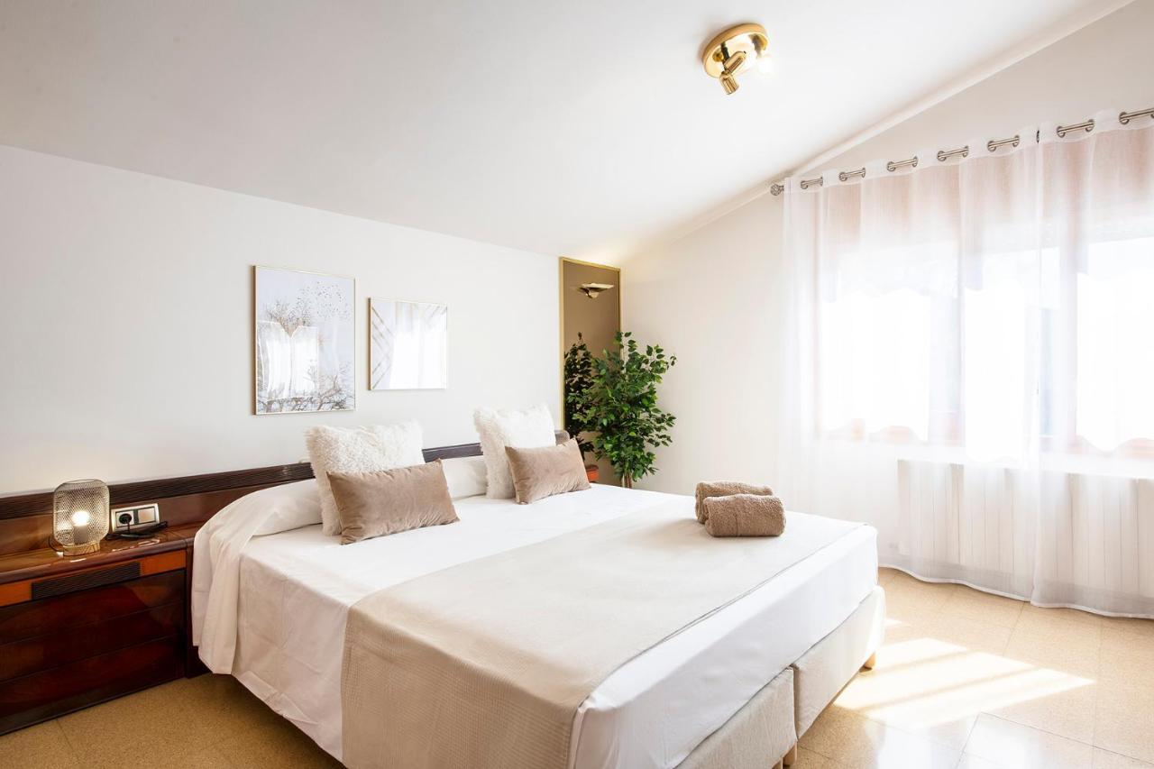 Casa Mirestany- Wonderful House With Amazing Views Villa Banyoles Exteriör bild